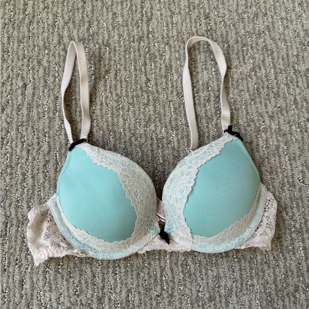 Victoria’s Secret Light Blue Push Up Dream Angels Bra 32A